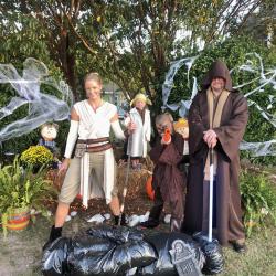 Star Wars family costume on Halloween
